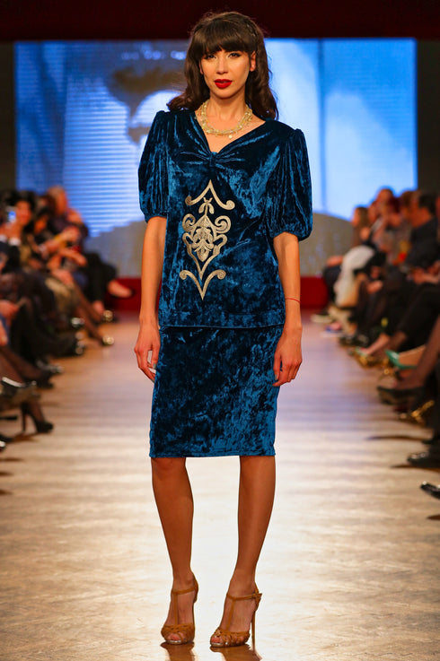 Bluza catifea cu broderie T-96